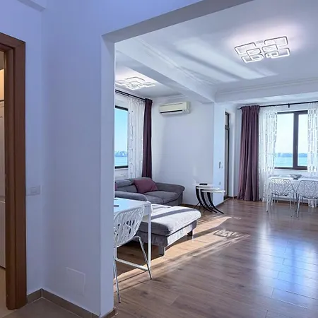 Apartment Deluxe Criss Solid